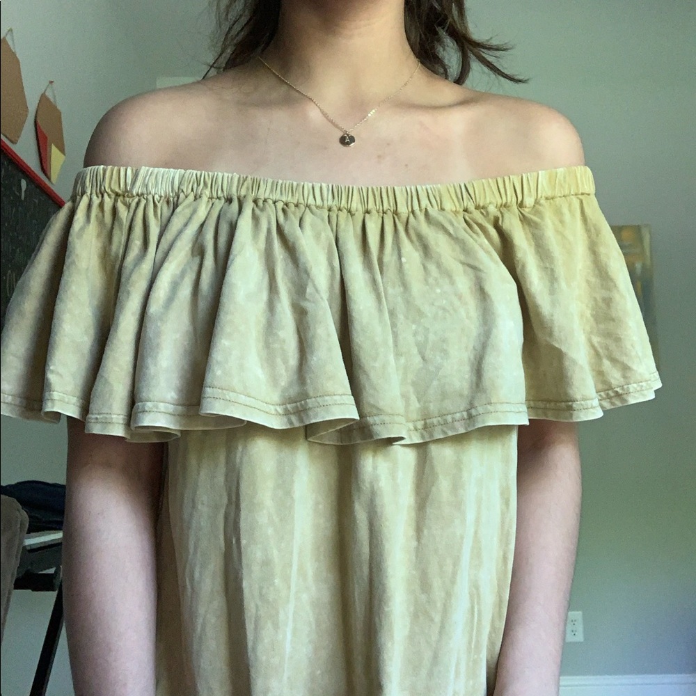 Tan Off the shoulder ruffle dress w/ pockets
